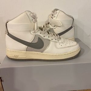 Nike Air Force high top size 7
